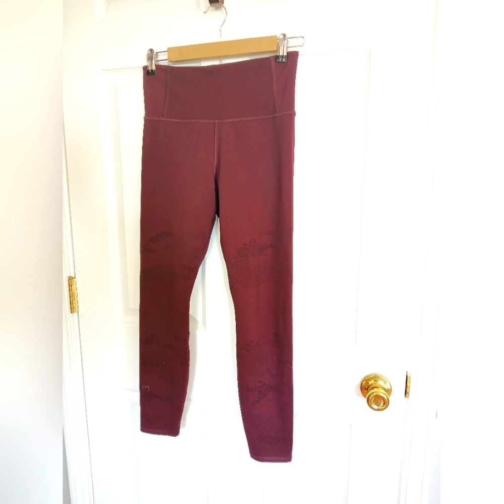 Athleta Leggings Womens Small Maroon Persistence Laser Cut 7/8 Tight Vented S